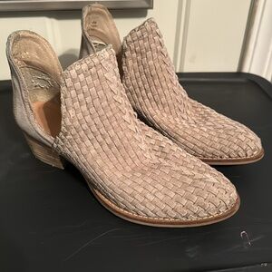 Very Volatile Los Angeles Booties